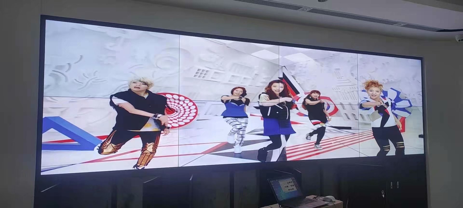 55寸0.88mm液晶拼接屏-廣東某公安局項目展示