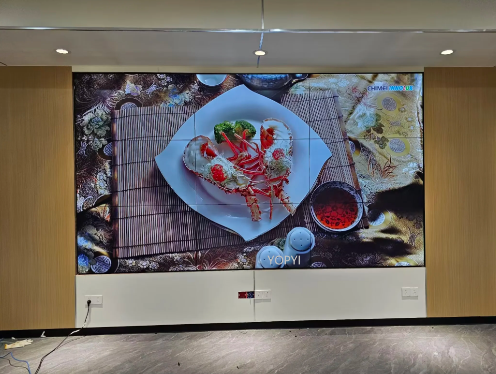 坐標湖南-三套55寸1.8MM款3X3拼接組合順利交付