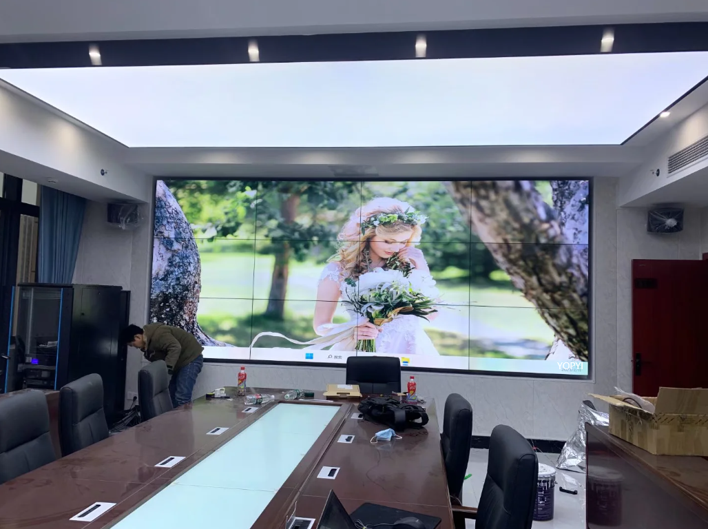 上市公司視頻會(huì)議--55寸3X4液晶拼接屏順利交付